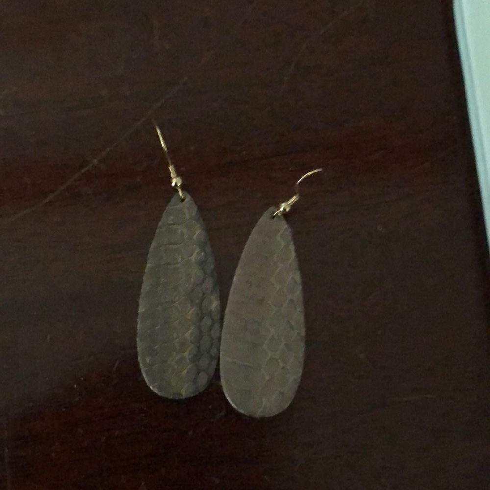Leather earrings